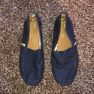 Navy Toms